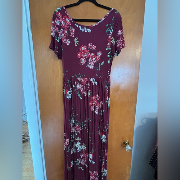 Floral Burgundy Maxi Dress - Picture 7 of 8